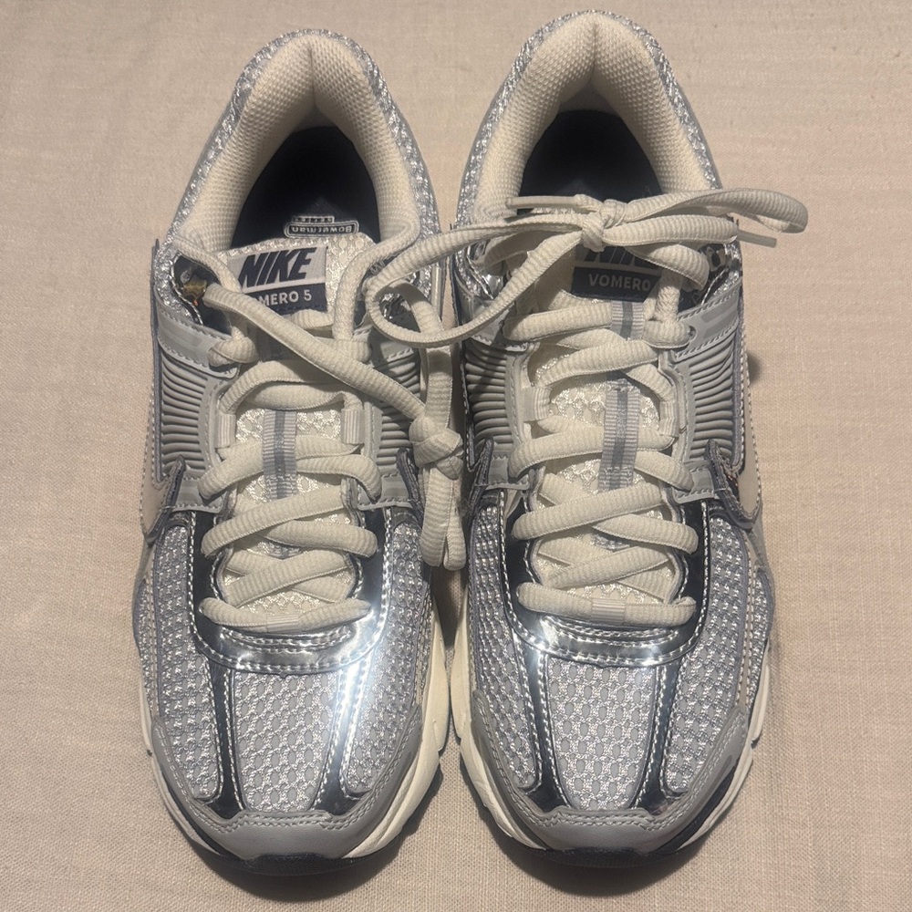 Nike Vomero 5